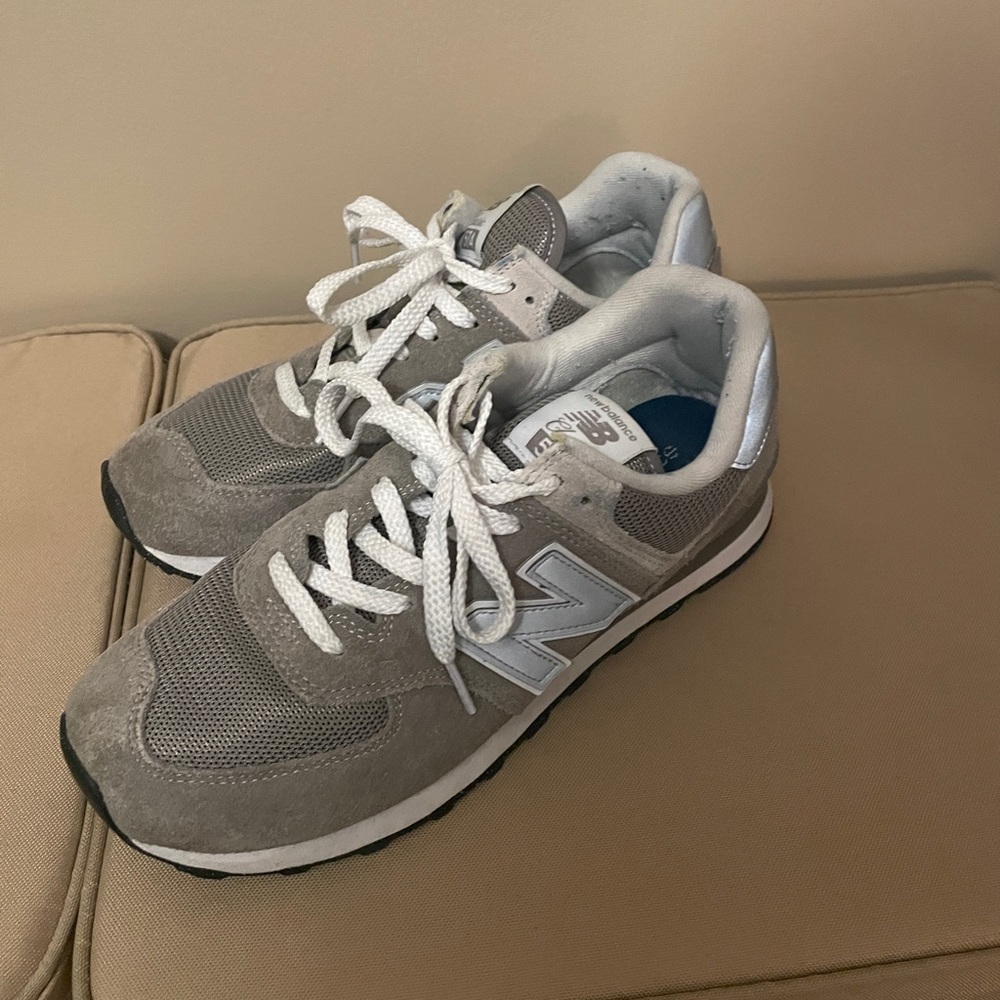 Nearly New- New Balance 574- Women’s Size 9